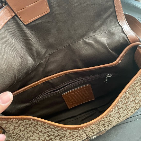 Coach - Picture 3 of 3